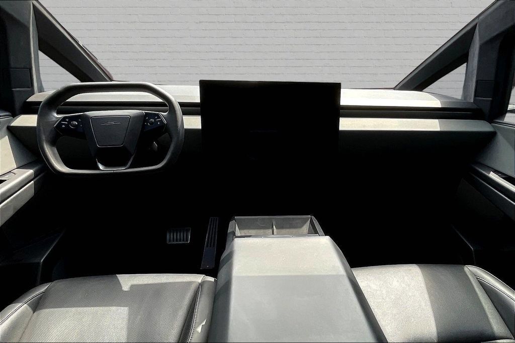Used 2024 Tesla Cybertruck AWD Crew Cab image 3