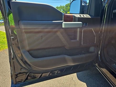 Used 2015 Ford F150 King Ranch w/ Equipment Group 601A Luxury AWD/4WD image 11