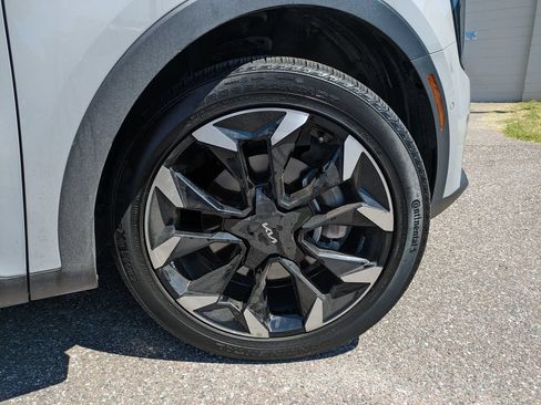 Used 2024 Kia Sorento SX FWD image 11