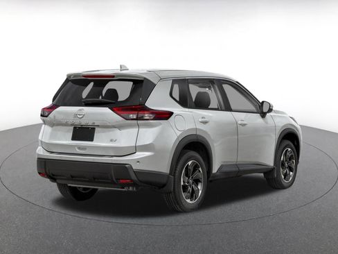 Used 2025 Nissan Rogue SV AWD/4WD image 2