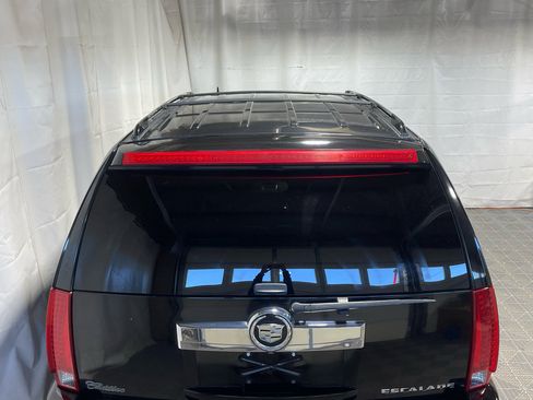 Used 2012 Cadillac Escalade Luxury image 6