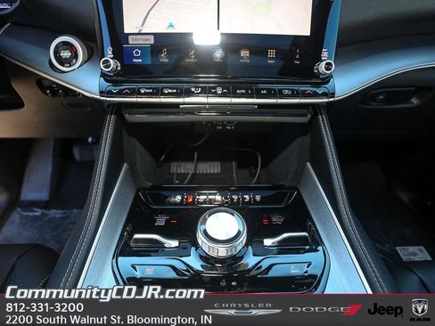 New 2026 Jeep Grand Wagoneer 4WD image 17