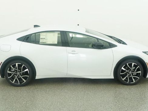 New 2026 Toyota Prius Plug-In Hybrid FWD image 22