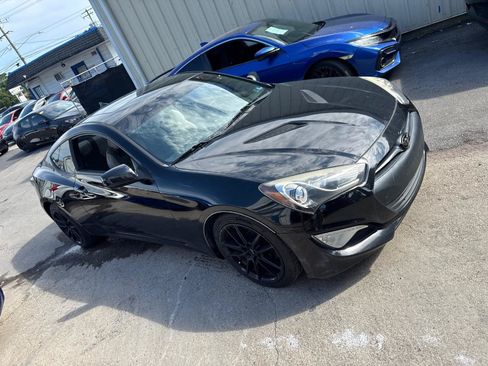 Used 2014 Hyundai Genesis 2.0T RWD image 3