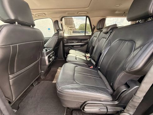 Used 2018 Ford Expedition Platinum AWD/4WD image 10