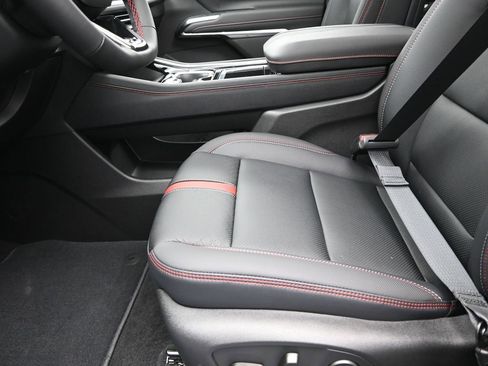New 2026 Chevrolet Equinox LT w/ Convenience Package II AWD/4WD image 13