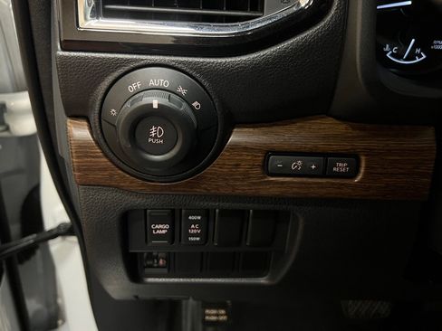 Used 2020 Nissan Titan Platinum Reserve image 24