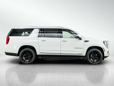 Used 2025 GMC Yukon XL Denali AWD/4WD image 6