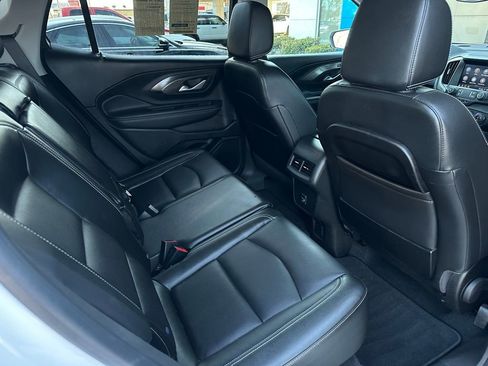 Used 2022 GMC Terrain SLT image 19