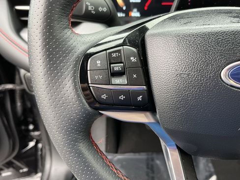 Used 2025 Ford Explorer ST-Line w/ ST-Line Street Pack image 19