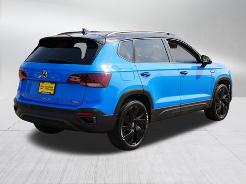 Used 2024 Volkswagen Taos SE AWD/4WD image 7