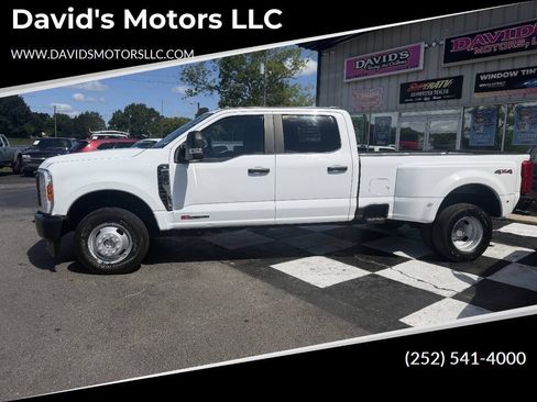Used 2023 Ford F350 XL AWD/4WD image 1