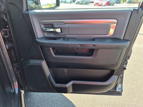 Used 2024 RAM 1500 Classic SLT AWD/4WD image 33