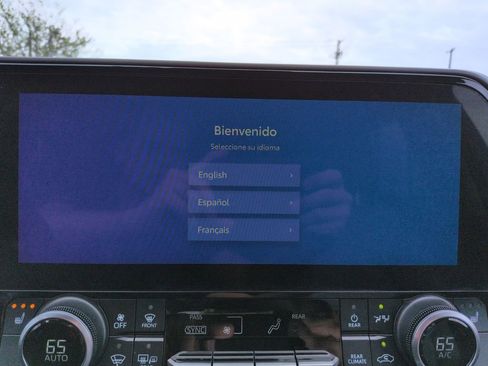 Used 2023 Toyota Highlander Bronze Edition image 19