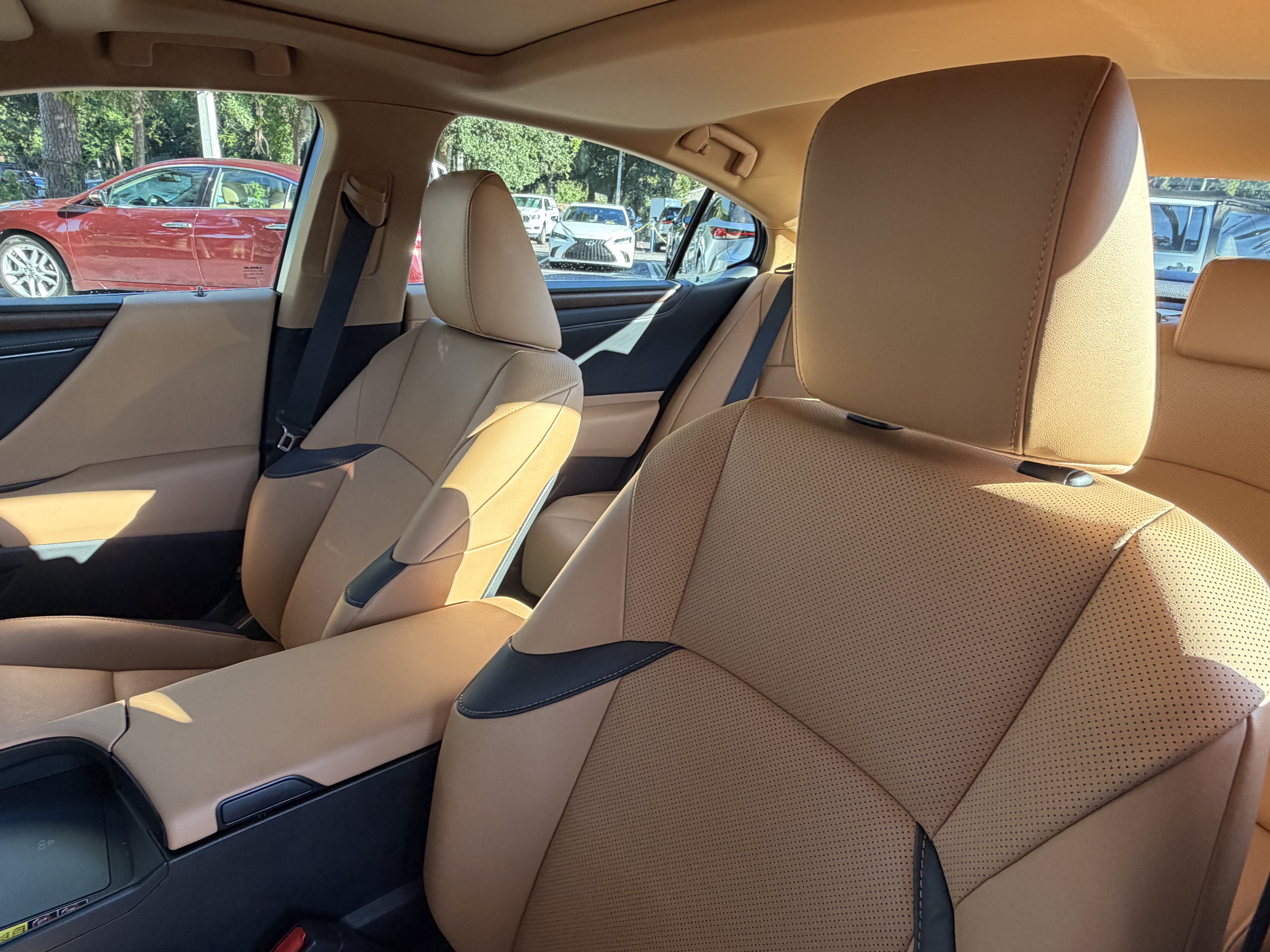 Certified 2025 Lexus ES 350 w/ Premium Package FWD image 17