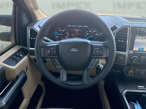 Used 2017 Ford F250 XLT w/ XLT Premium Package AWD/4WD image 11