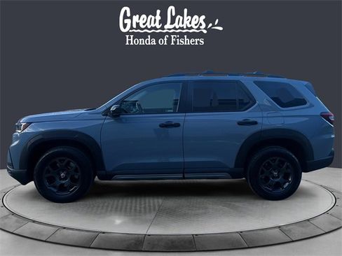 Used 2023 Honda Pilot TrailSport image 2