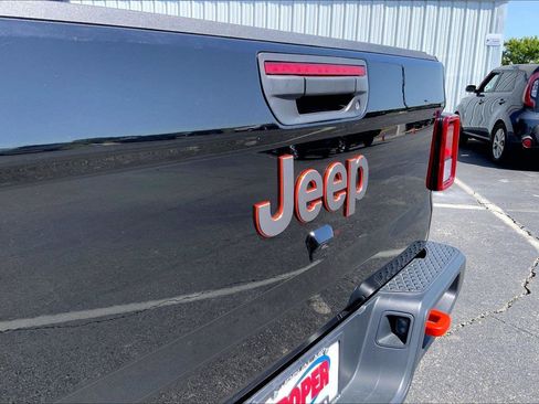Used 2021 Jeep Gladiator Mojave w/ Cold Weather Group AWD/4WD image 30