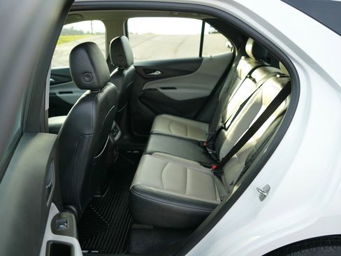 Used 2023 Chevrolet Equinox LS image 22