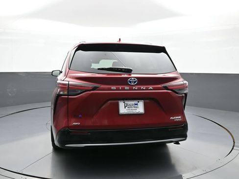 Used 2021 Toyota Sienna Platinum AWD/4WD image 7