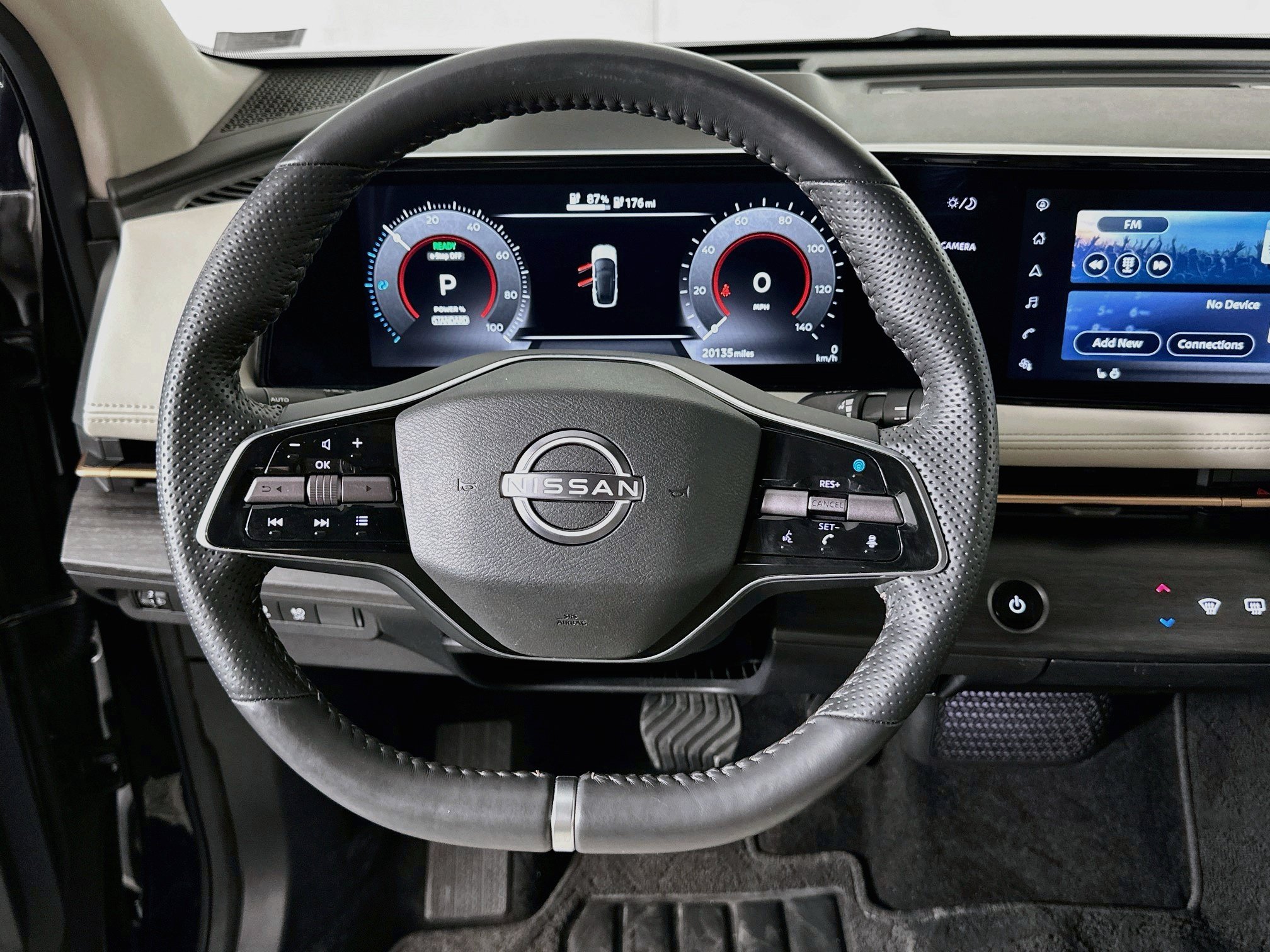 Used 2023 Nissan Ariya AWD image 18