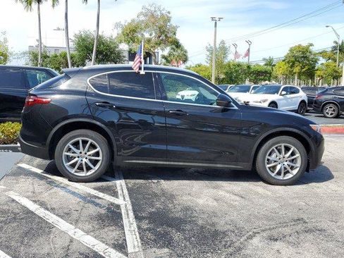 Used 2018 Alfa Romeo Stelvio Ti AWD/4WD image 8