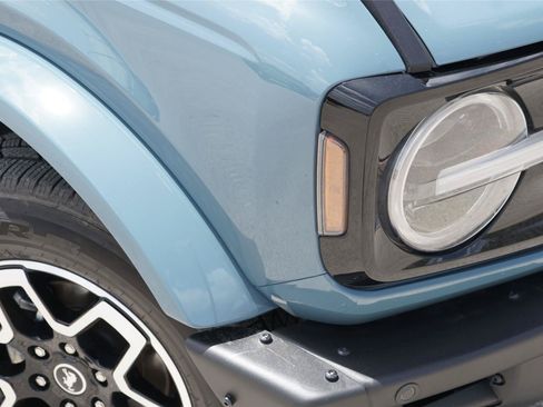 Certified 2022 Ford Bronco Outer Banks AWD/4WD image 3