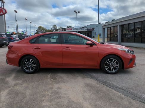 Certified 2022 Kia Forte LXS w/ LXS Technology Package image 4