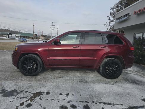 Used 2022 Jeep Grand Cherokee Laredo X image 6