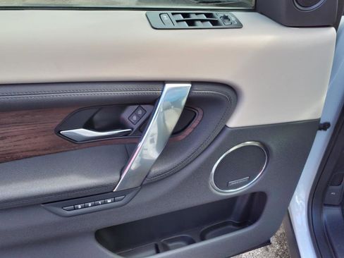 Used 2025 Land Rover Discovery Sport S image 14