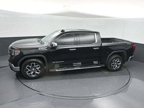 Used 2022 GMC Sierra 1500 SLT w/ SLT Convenience Package AWD/4WD image 43