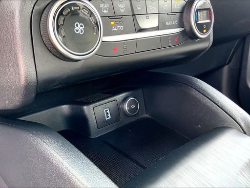 Used 2020 Ford Escape SE image 34