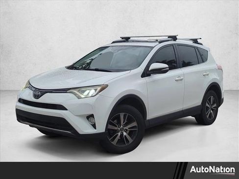 Used 2018 Toyota RAV4 XLE image 1
