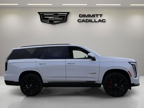 Used 2025 Cadillac Escalade V w/ LPO, ONYX Package image 6