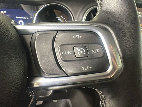 Used 2023 Jeep Wrangler Unlimited Sahara w/ Cold Weather Group AWD/4WD image 18
