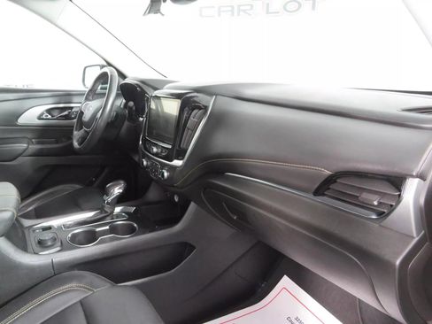 Used 2021 Chevrolet Traverse RS FWD image 12