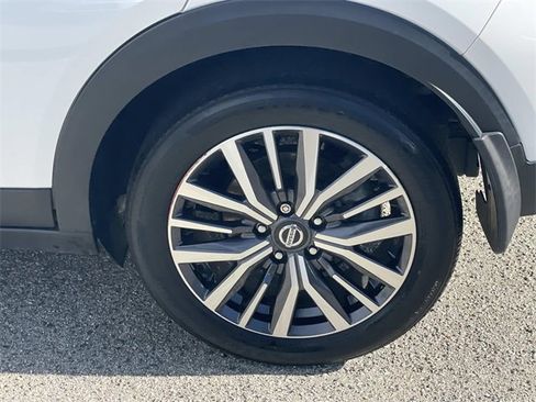 Used 2021 Nissan Kicks SR w/ Exterior Package image 30