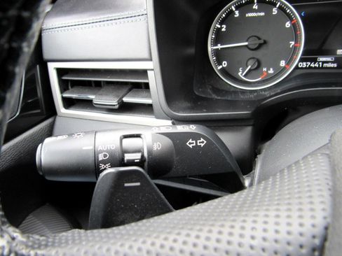 Used 2024 Mitsubishi Outlander AWD image 22