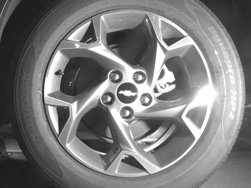 Used 2025 Chevrolet Trax LT w/ LT Convenience Package FWD image 14