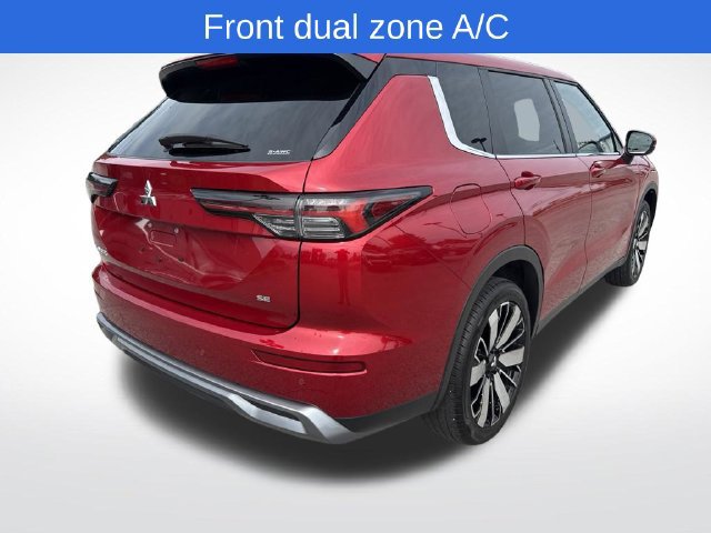 Used 2025 Mitsubishi Outlander AWD image 3