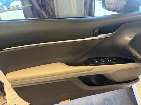 Certified 2019 Toyota Camry SE FWD image 34