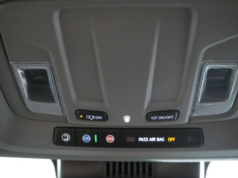 Used 2023 Chevrolet Silverado 1500 LT image 32