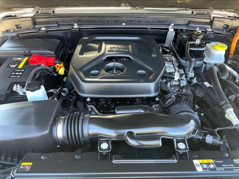 Used 2023 Jeep Wrangler Sahara w/ Cold Weather Group AWD/4WD image 30