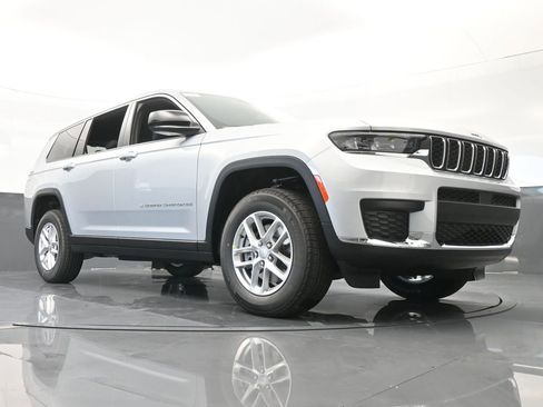 Used 2024 Jeep Grand Cherokee L Laredo RWD image 54