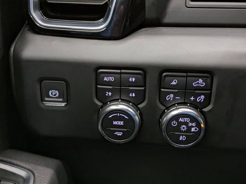 Used 2024 GMC Sierra 1500 Denali AWD/4WD image 26