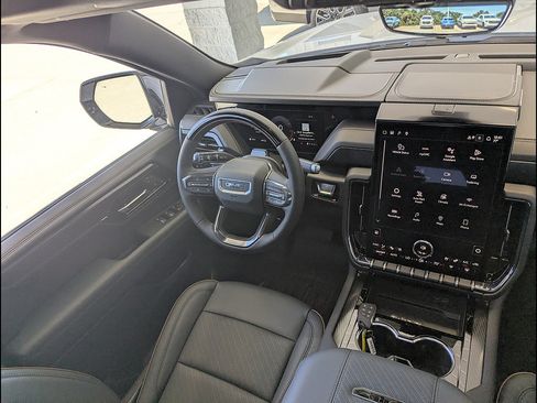 New 2026 GMC Yukon XL AT4 w/ AT4 Premium Plus Package AWD/4WD image 19