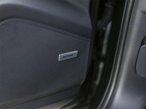 Certified 2025 Porsche Cayenne E-Hybrid Coupe image 29