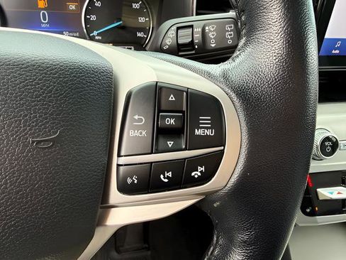 Used 2021 Ford Explorer XLT w/ Equipment Group 202A AWD/4WD image 20
