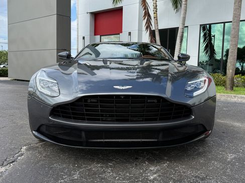 Used 2018 Aston Martin DB11 V12 RWD image 6