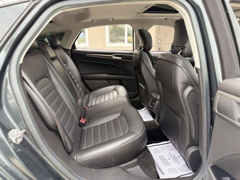 Used 2015 Ford Fusion SE w/ Equipment Group 202A FWD image 15